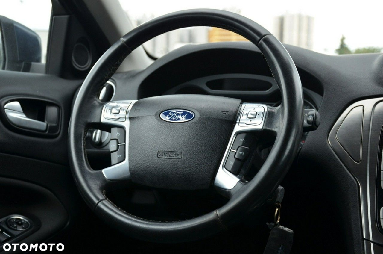 Ford Mondeo - 29