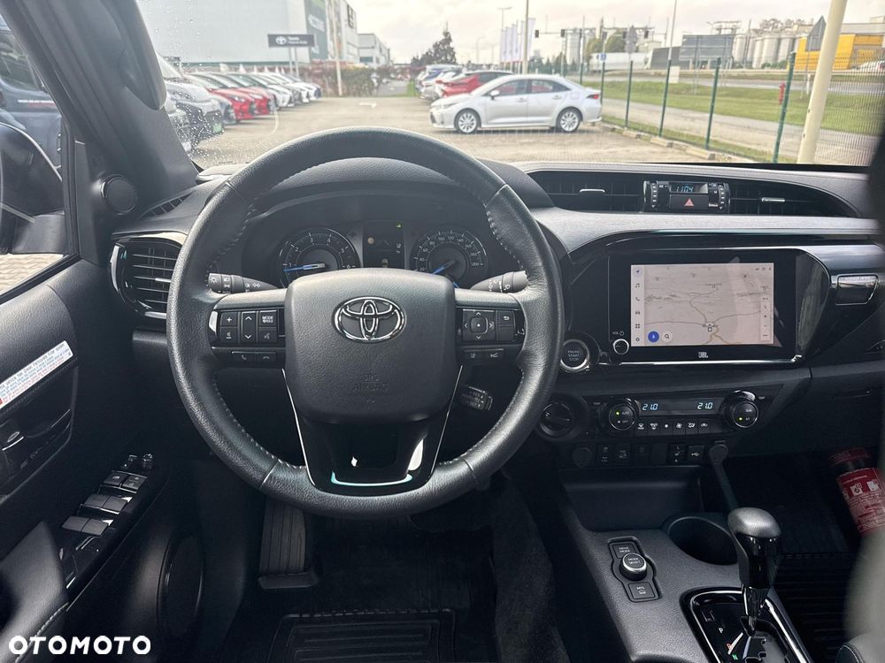 Toyota Hilux - 12