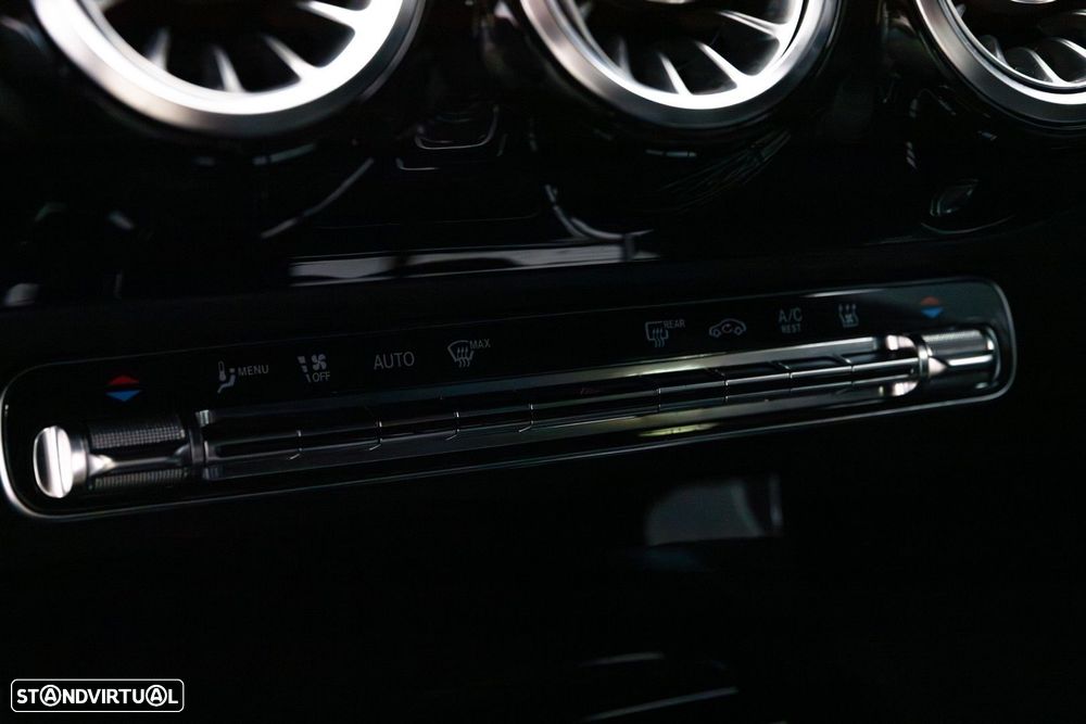 Mercedes-Benz CLA 250 e Shooting Brake AMG Line - 33