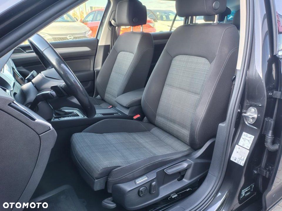 Volkswagen Passat - 13