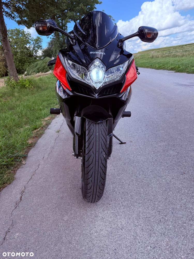 Suzuki GSX-R - 6