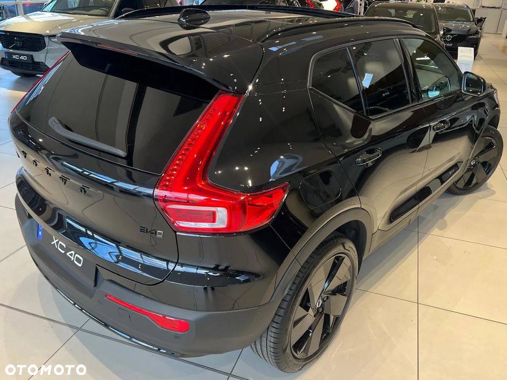 Volvo XC 40 B4 B AWD DKG Ultimate Dark - 12