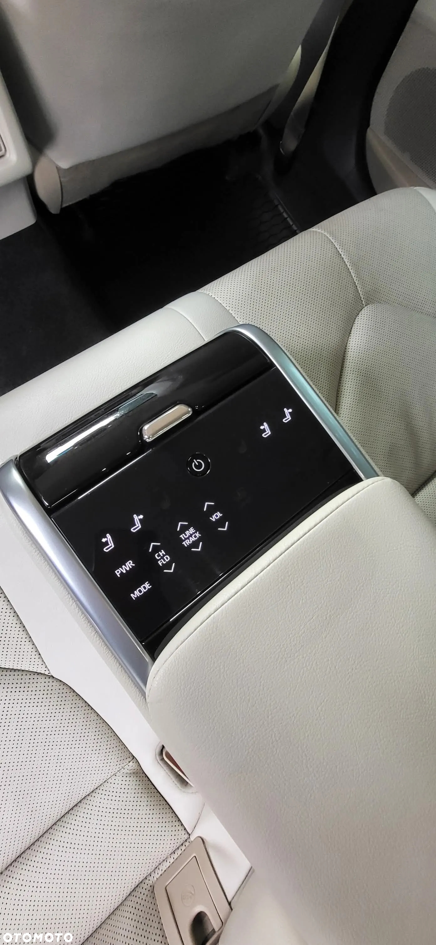 Toyota Camry 2.5 Hybrid Executive CVT - 22