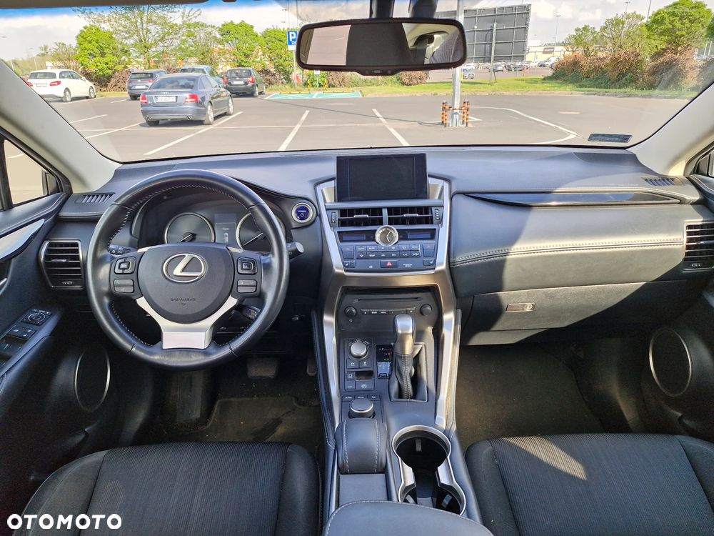 Lexus NX 300h Elite AWD - 33