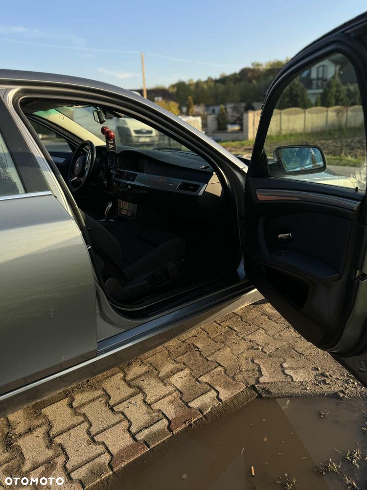 BMW Seria 5 520d Touring - 28