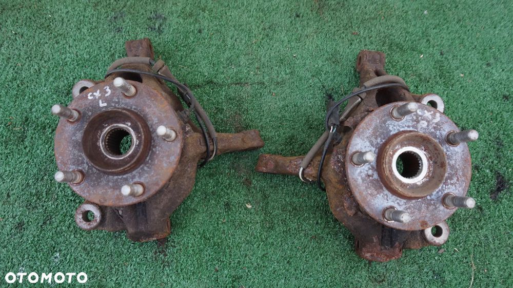 Mazda CX-3  2.0 benzyna zwrotnica przod przednia lewa prawa