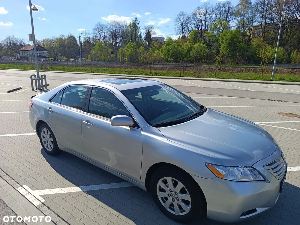 Toyota Camry - 8