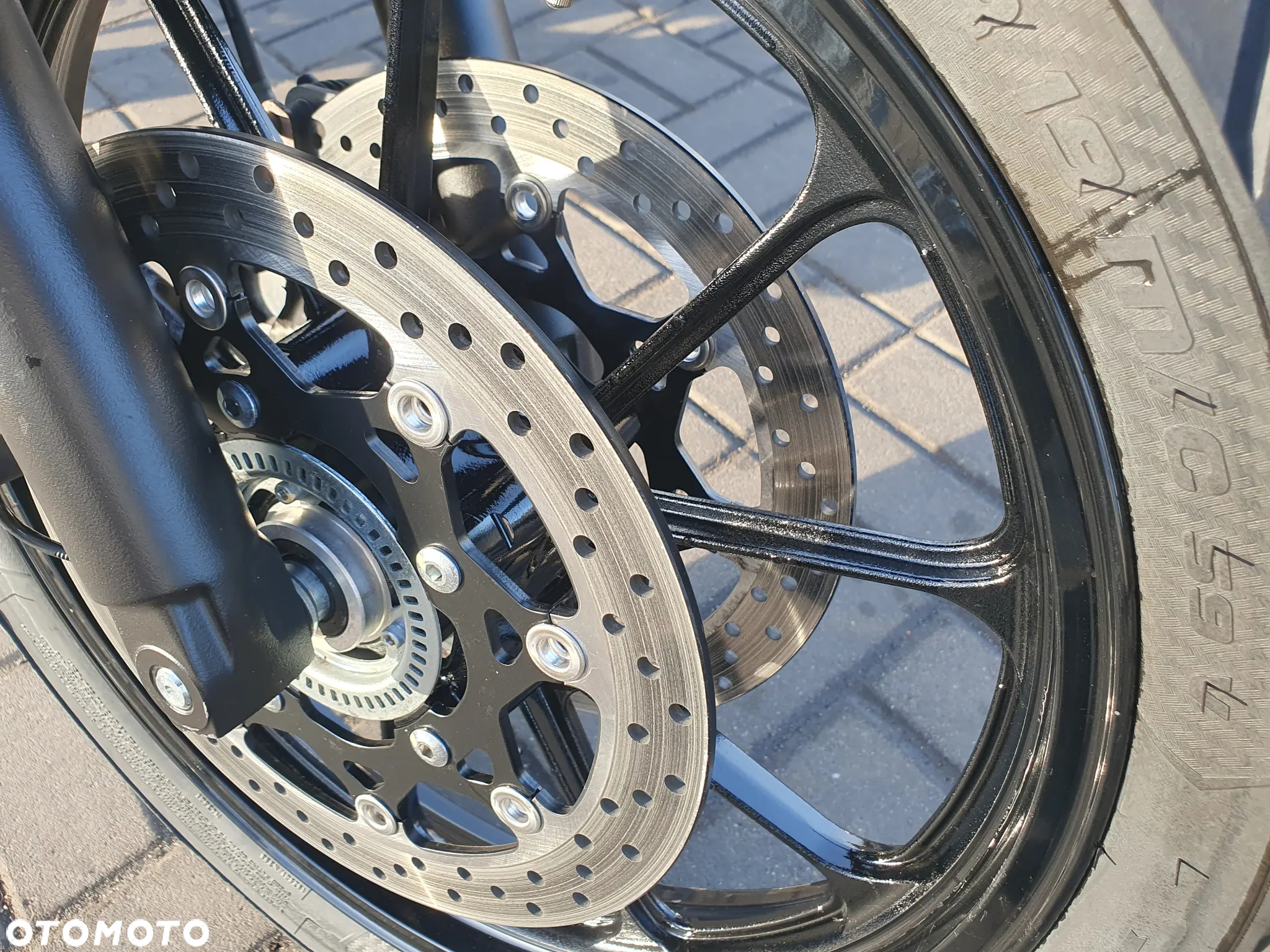 Suzuki V-STROM - 17