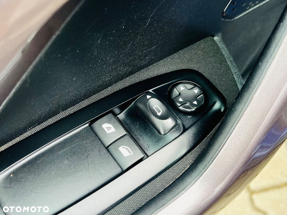 Peugeot 2008 1.2 Pure Tech Active EU6 - 16