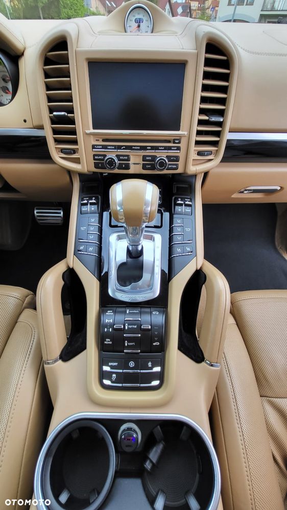 Porsche Cayenne - 7