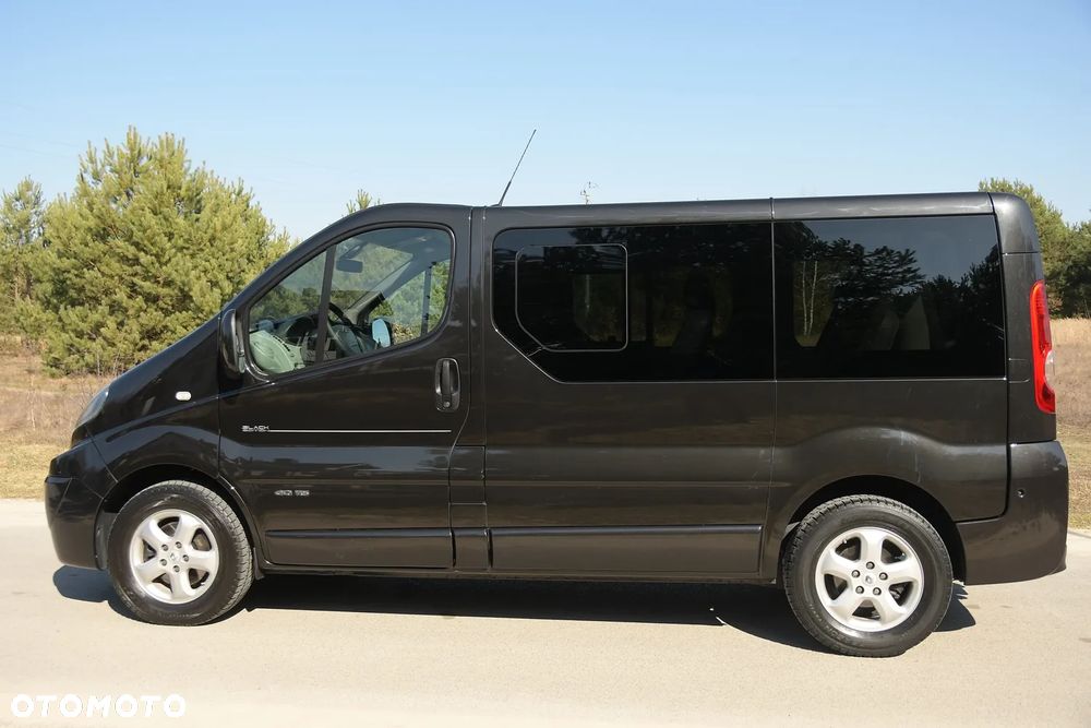Renault Trafic FAP Grand Passenger Black Edition - 3