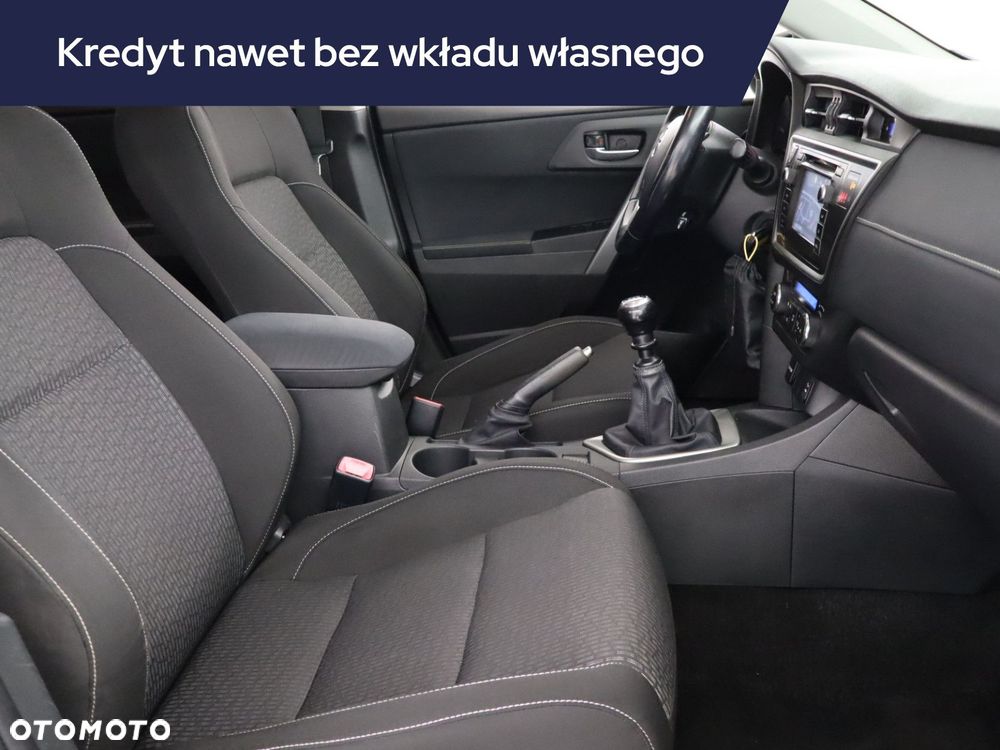 Toyota Auris - 11