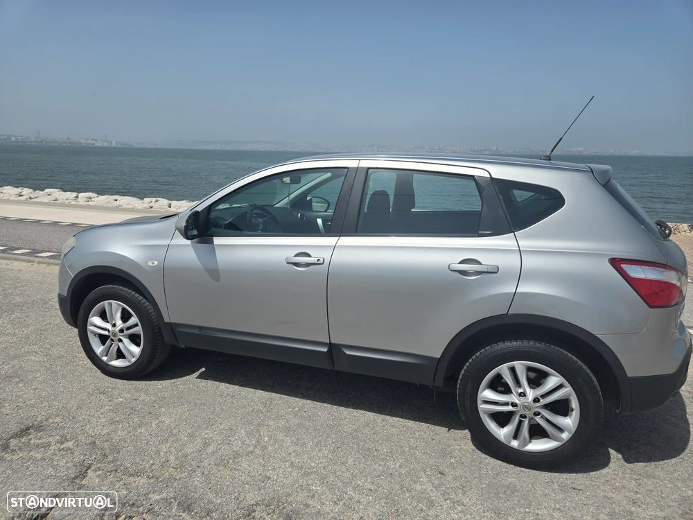 Nissan Qashqai 1.5 dCi 360 - 6