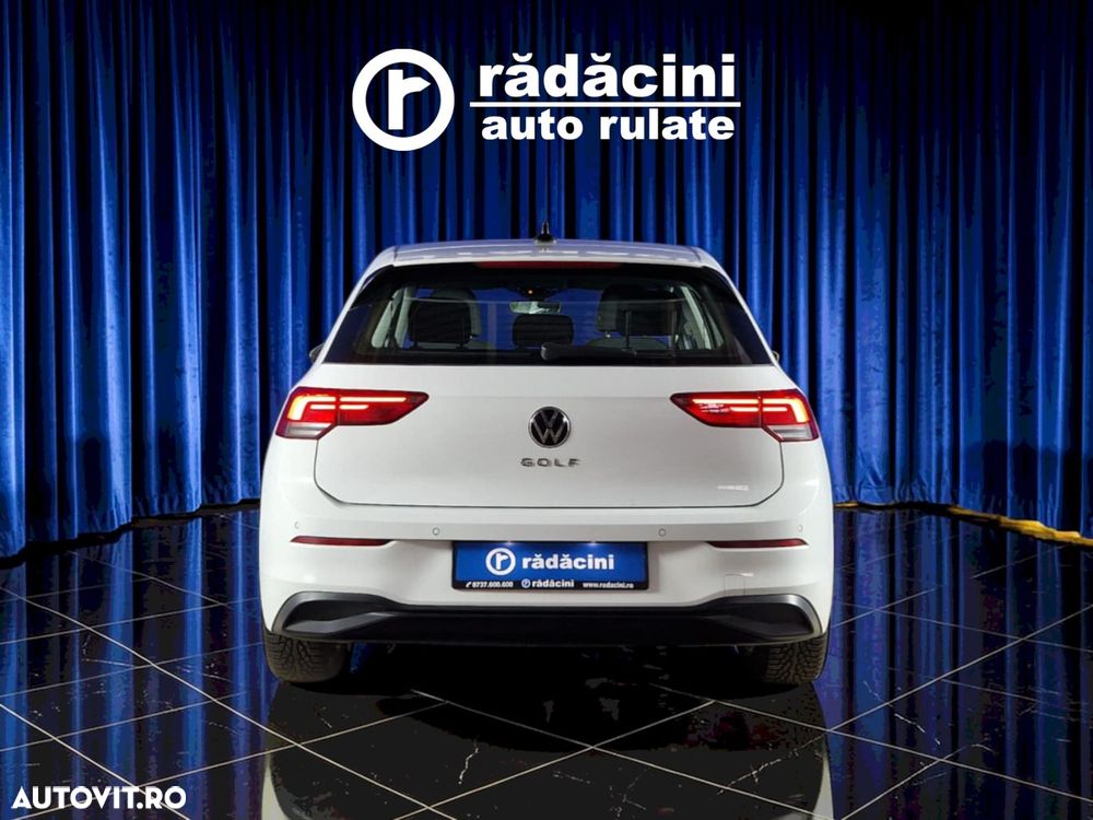 Volkswagen Golf - 8