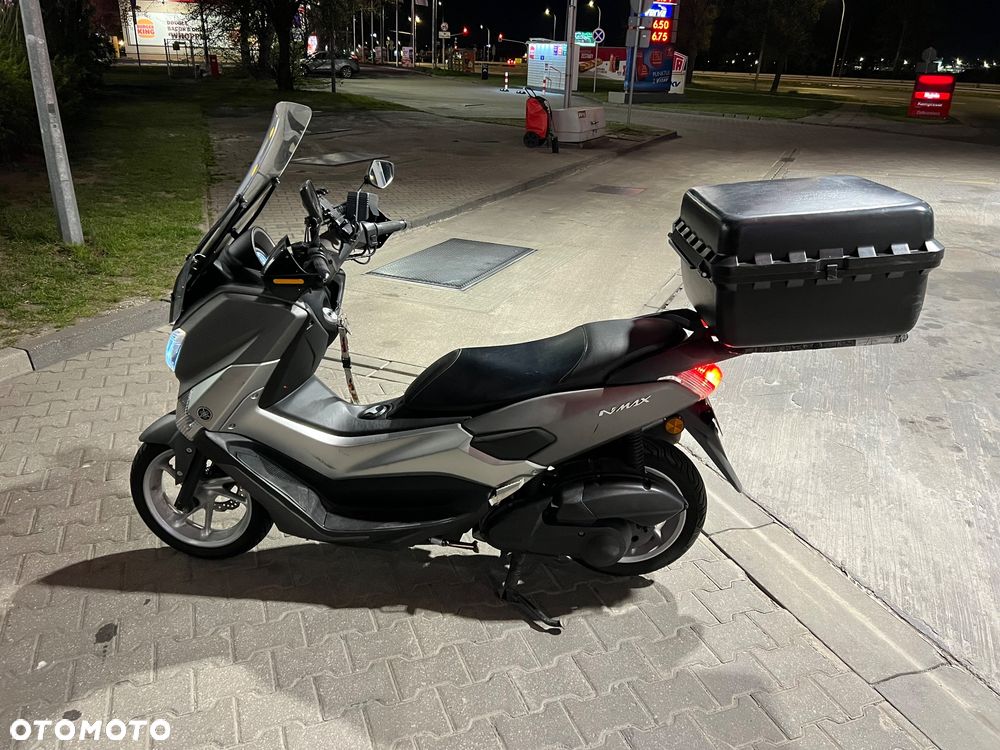 Yamaha NMAX - 10
