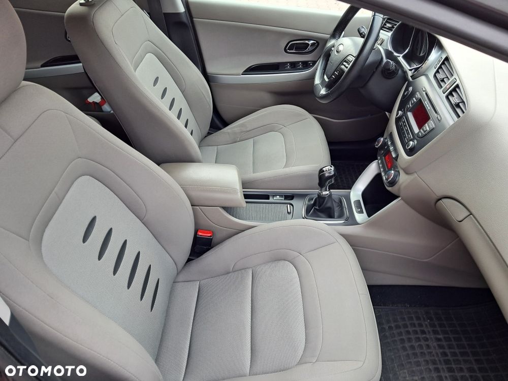 Kia Ceed - 8