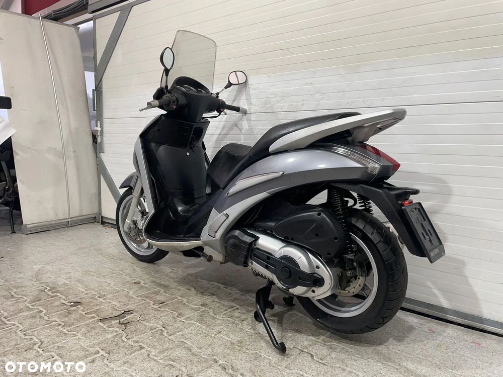 Peugeot Geopolis - 12