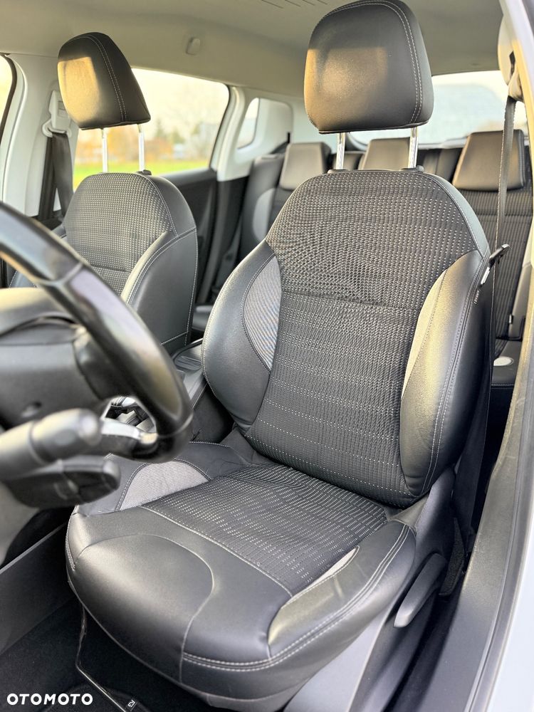 Peugeot 2008 1.2 Pure Tech Allure S&S - 21