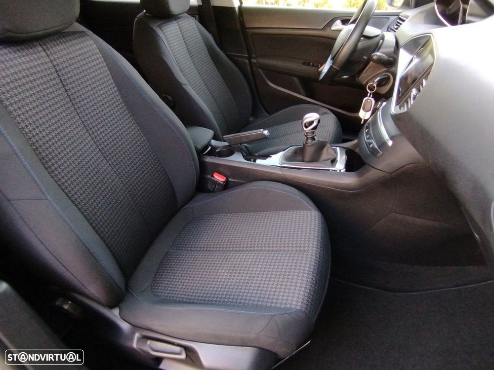 Peugeot 308 SW 1.2 PureTech Style - 27