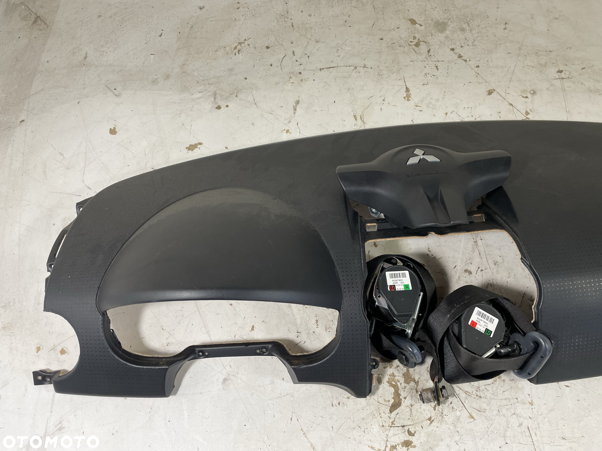 MITSUBISHI COLT VI 04-09 AIRBAG KONSOLA PASY CZARNA - 2