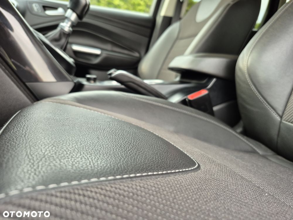 Ford Kuga 2.0 TDCi 2x4 Titanium - 20