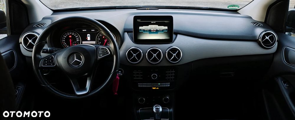 Mercedes-Benz Klasa B 180 (BlueEFFICIENCY) - 34