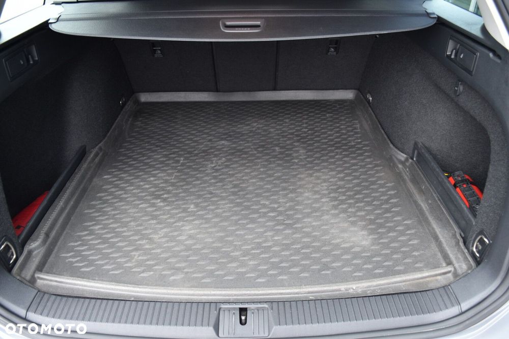 Volkswagen Passat 2.0 TSI Business DSG - 36