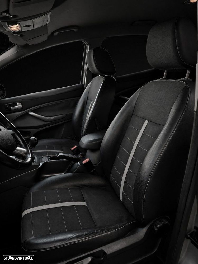 Ford Kuga 2.0 TDCi Titanium - 14