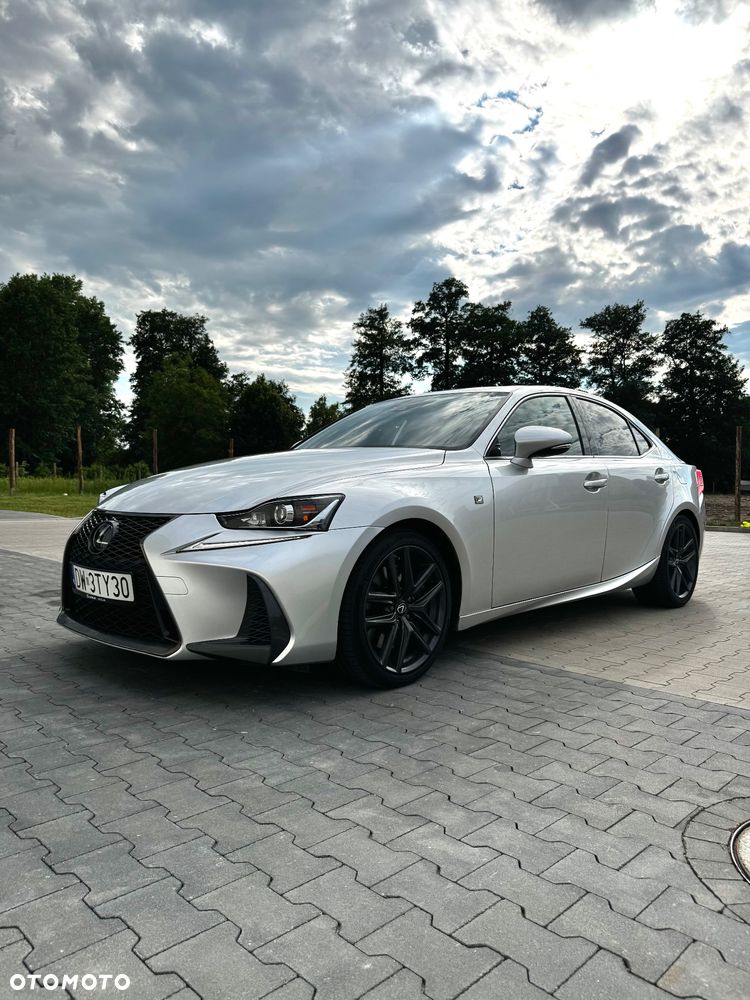 Lexus IS 200t / 300 F Sport - 1