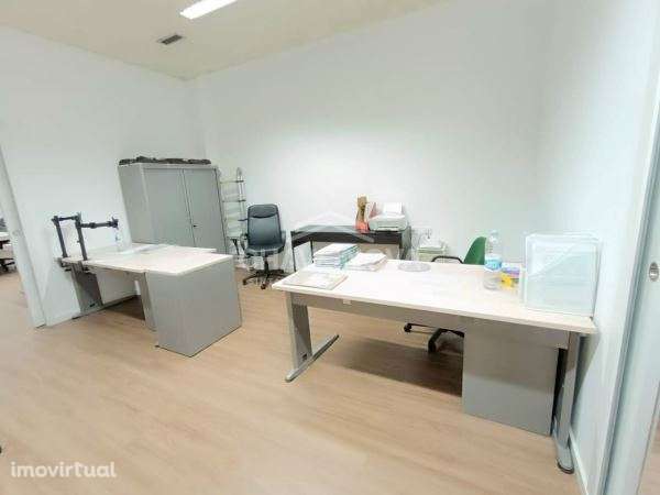 Dois Escritórios c/ 80m2 em frente a Estação Metro Galiza (Porto) - Grande imagem: 5/19