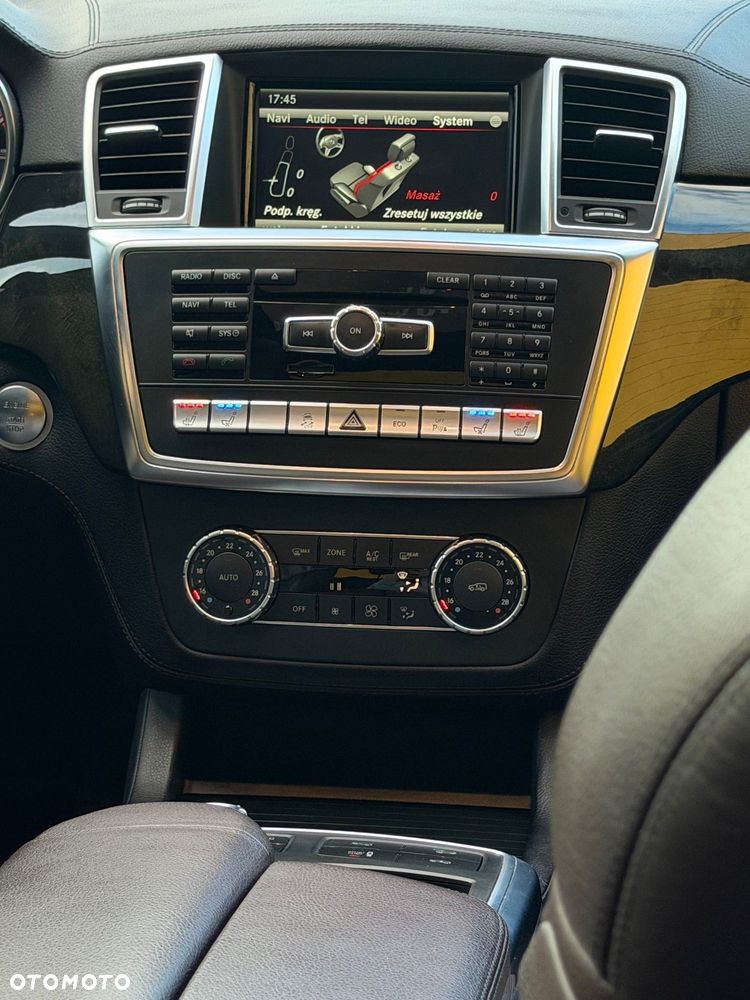 Mercedes-Benz ML - 26