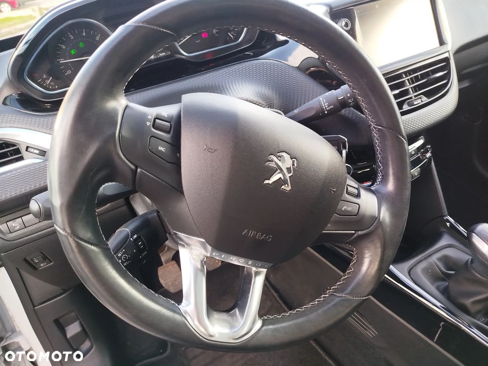 Peugeot 2008 - 10