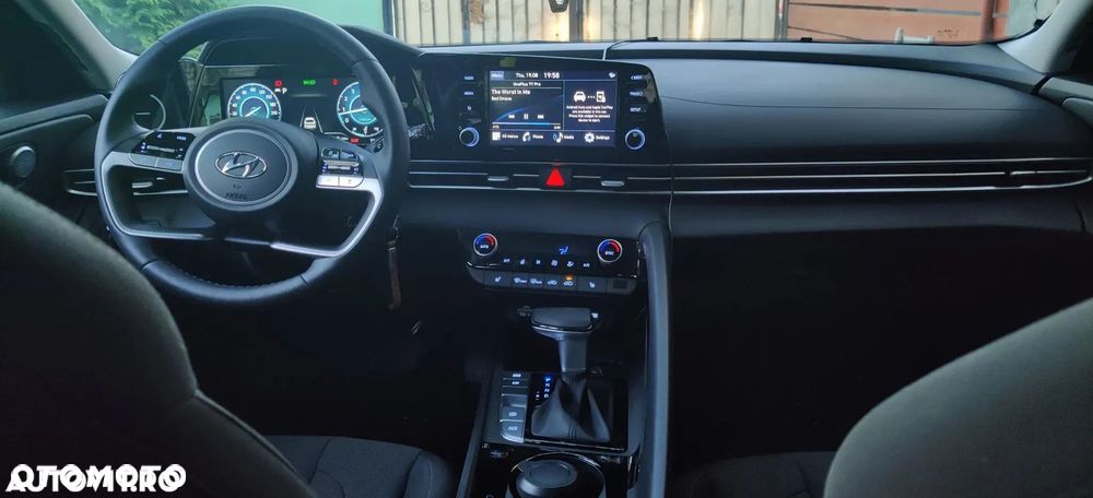Hyundai Elantra 1.6 Premium - 15