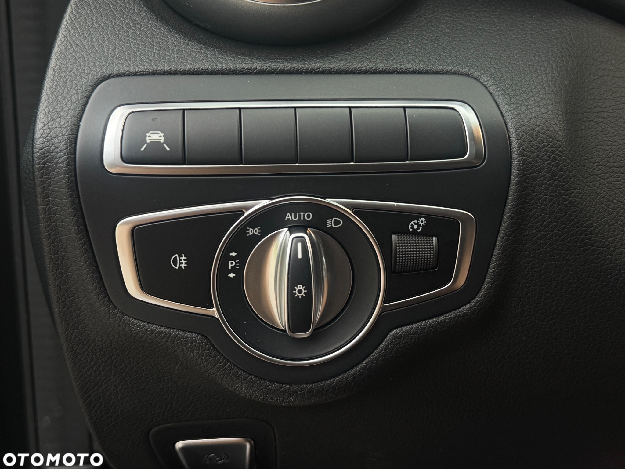 Mercedes-Benz Klasa C 220 d 4Matic T 9G-TRONIC Edition AMG Line - 17