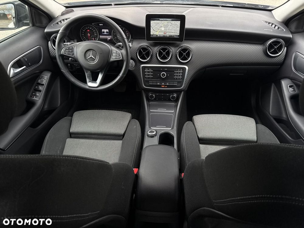 Mercedes-Benz GLA - 23