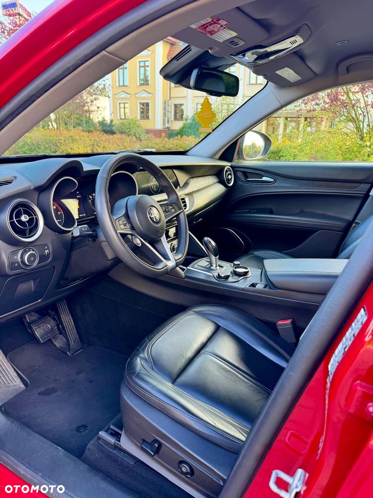 Alfa Romeo Stelvio 2.0 Turbo 16V AT8-Q4 Ti - 13