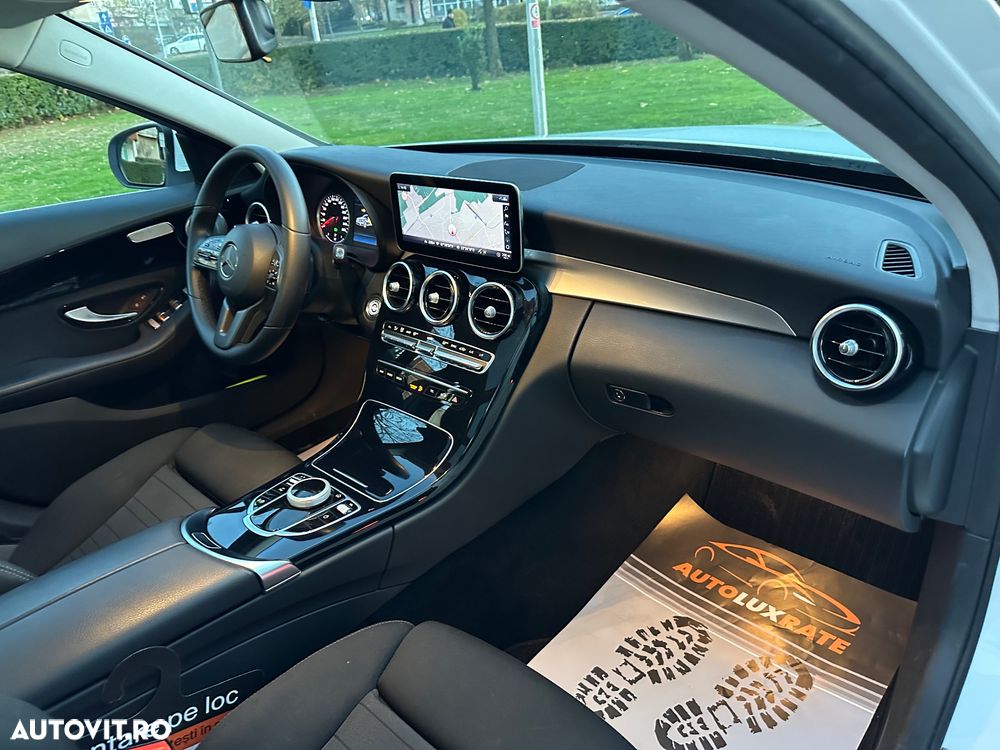 Mercedes-Benz C 220 d 4MATIC 9G-TRONIC - 36