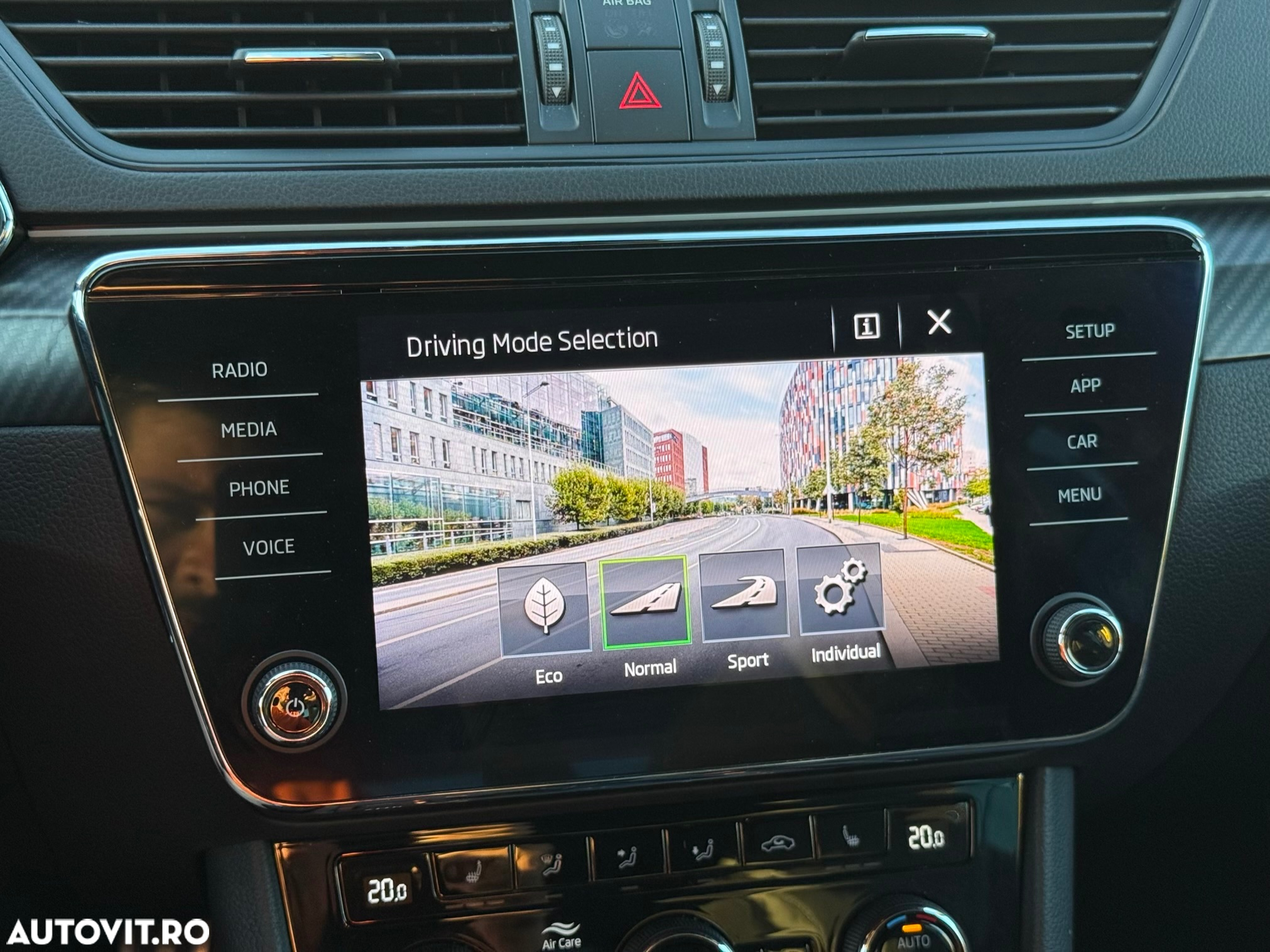 Skoda Superb 2.0 TDI Sportline - 21