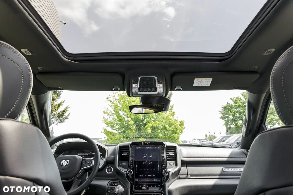 RAM 1500 Laramie Night Premium - 35