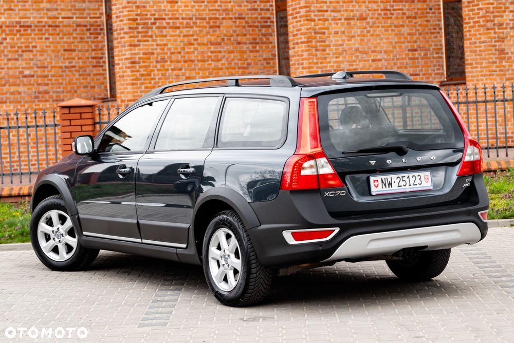 Volvo XC 70 D5 AWD Momentum - 13