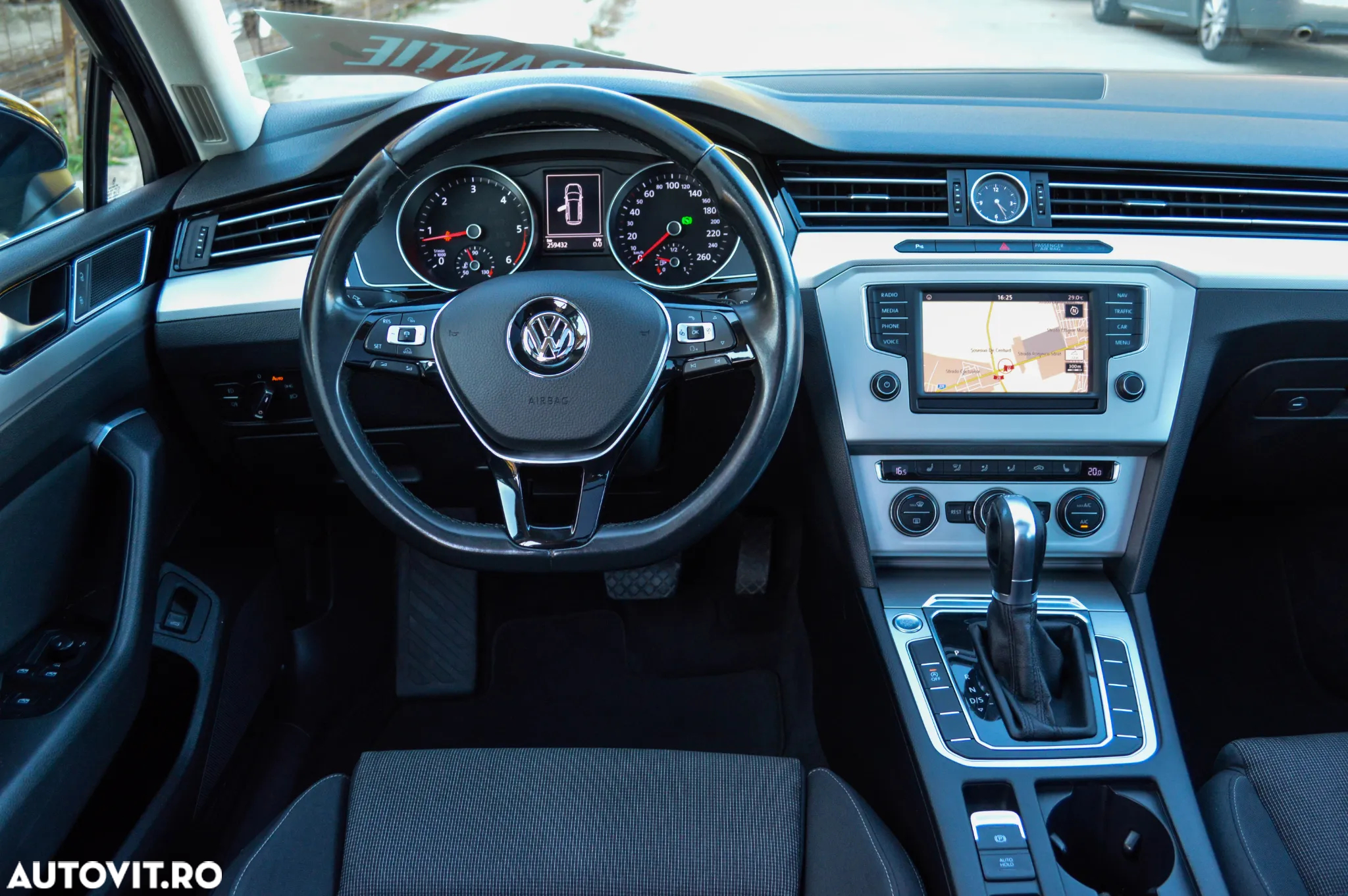 Volkswagen Passat Variant 2.0 TDI DSG (BlueMotion Technology) Comfortline - 38