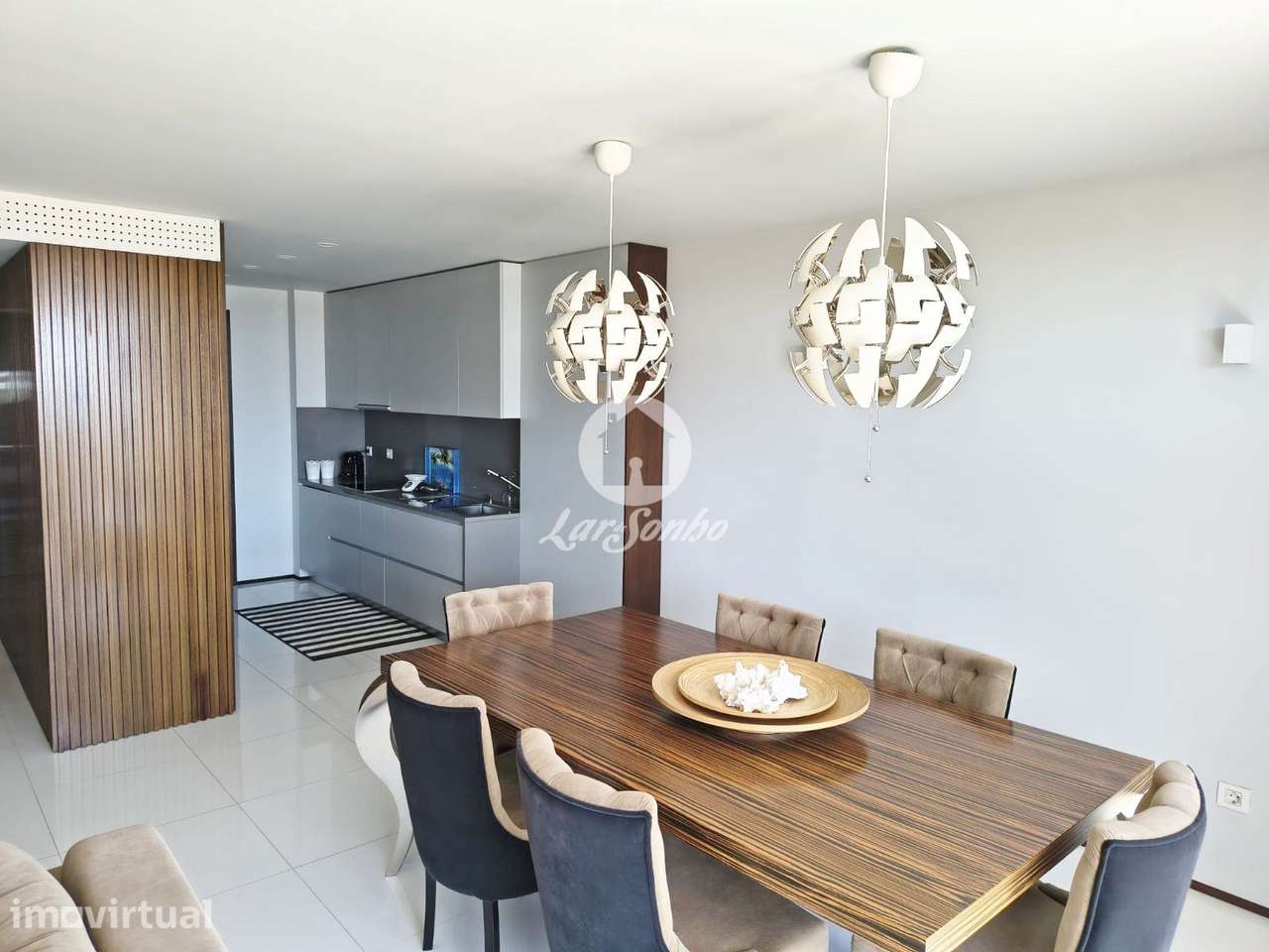Apartamento T3, Remodelado, na 1ª Linha de Praia na Póvoa de Varzim - Grande imagem: 2/20