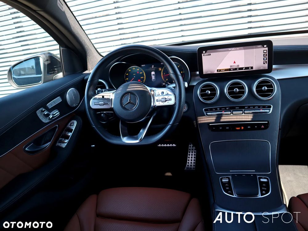 Mercedes-Benz GLC 300 d 4Matic 9G-TRONIC AMG Line - 23