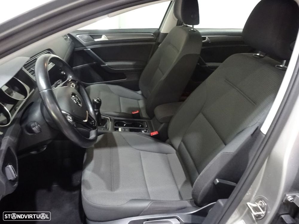 VW Golf Variant 1.6 TDi Confortline - 12