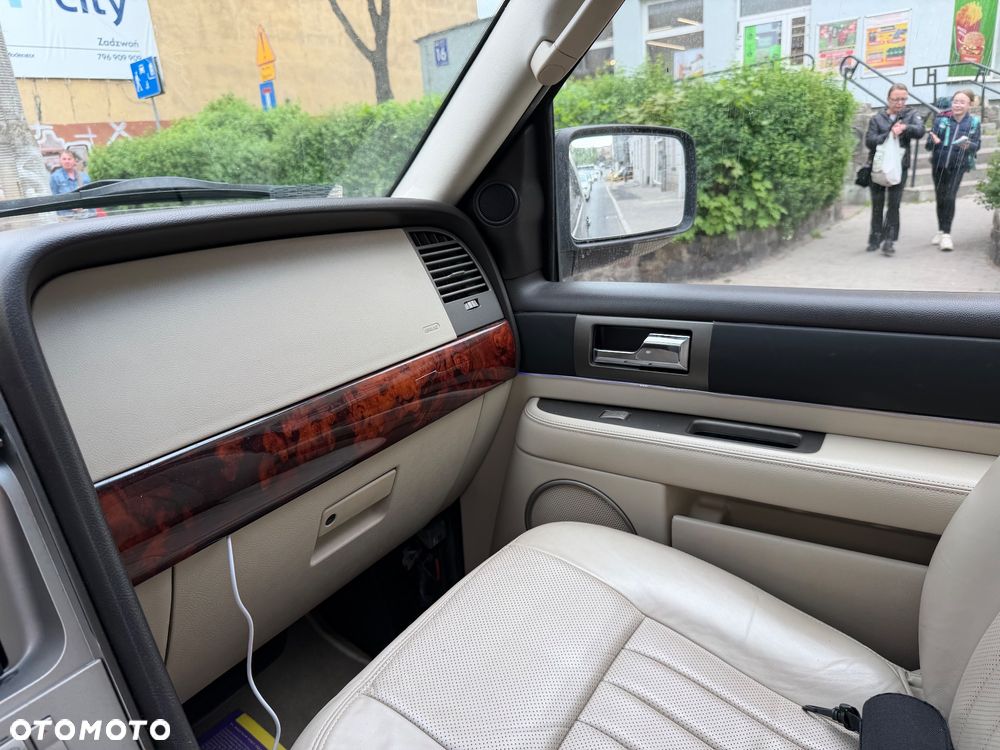Lincoln Navigator 5.4 - 32