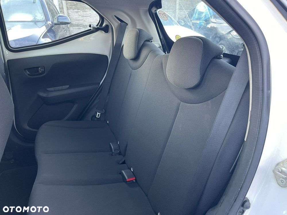 Toyota Aygo 1.0 VVT-i Black Edition - 12