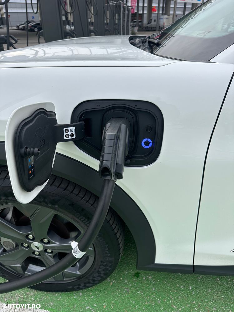 Ford Mustang Mach-E Standard - 10