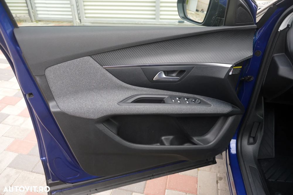 Peugeot 3008 1.2 PureTech 130 EAT8 Allure Pack - 37
