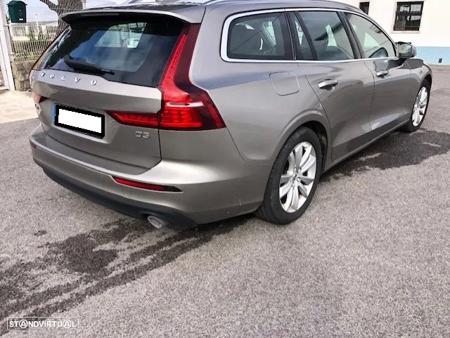 Volvo V60 2.0 D3 Momentum - 25