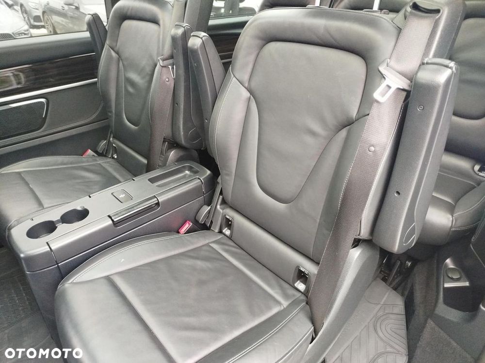 Mercedes-Benz Klasa V - 20